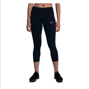 Black NIKE Dri-Fit running crop legging